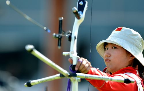 关于英国射箭选手勇夺女子团体赛金牌，稳定发挥的信息