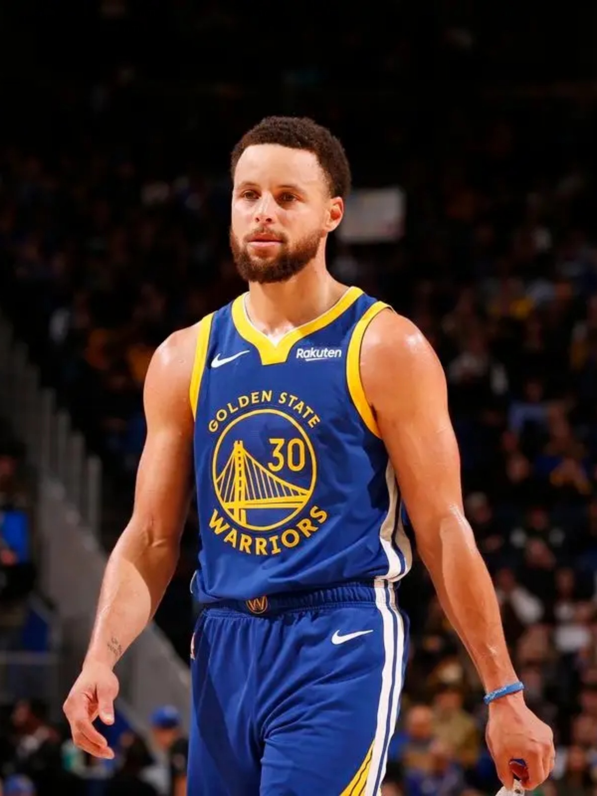 开拓者队领先勇士队,努力保持胜场优势 开拓者队领先勇士队,努力保持胜场优势