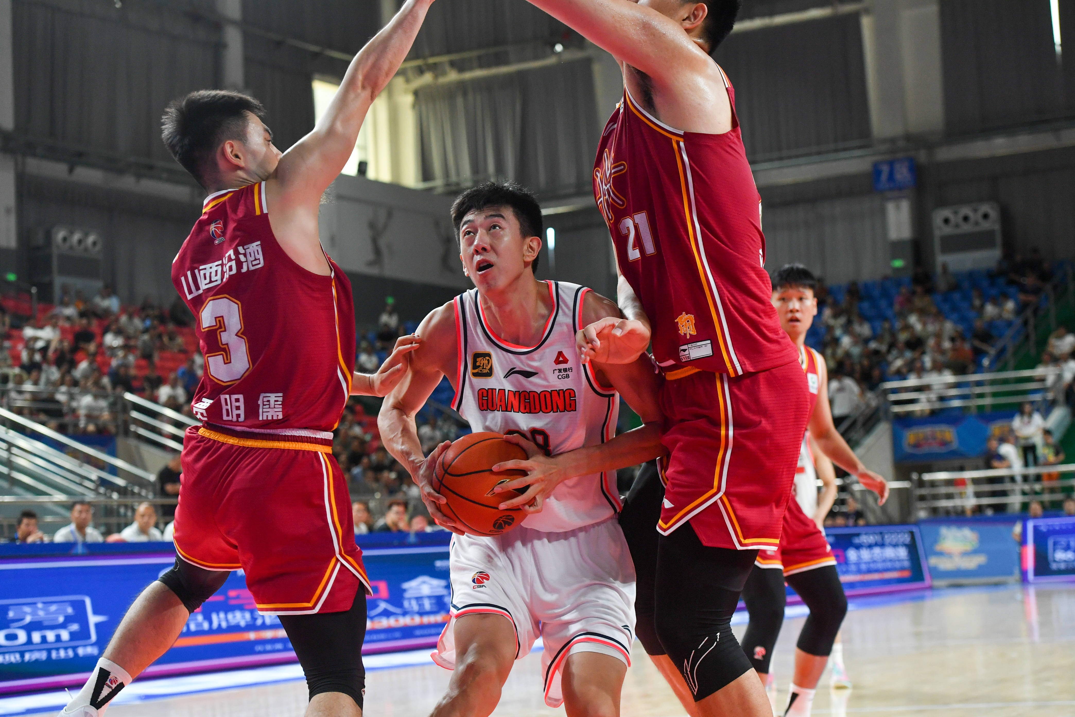 AG百家乐网页-追逐胜利的征程，球员们奋勇向前