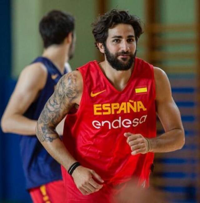 AG真人官方-爵士队经理交易策略受到外界质疑