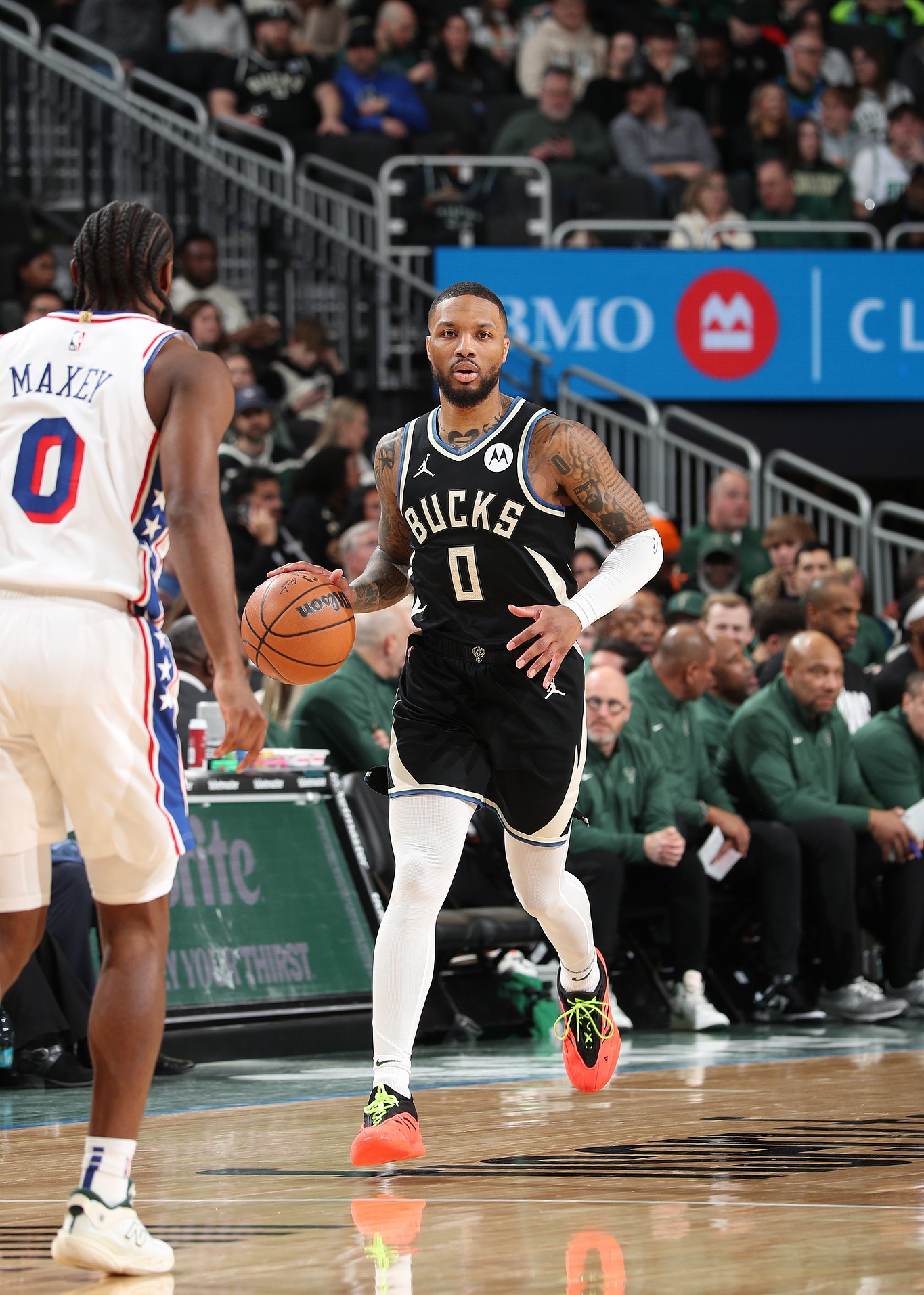 雄鹿再胜76人,东部决赛战局再度混乱 雄鹿再胜76人,东部决赛战局再度混乱