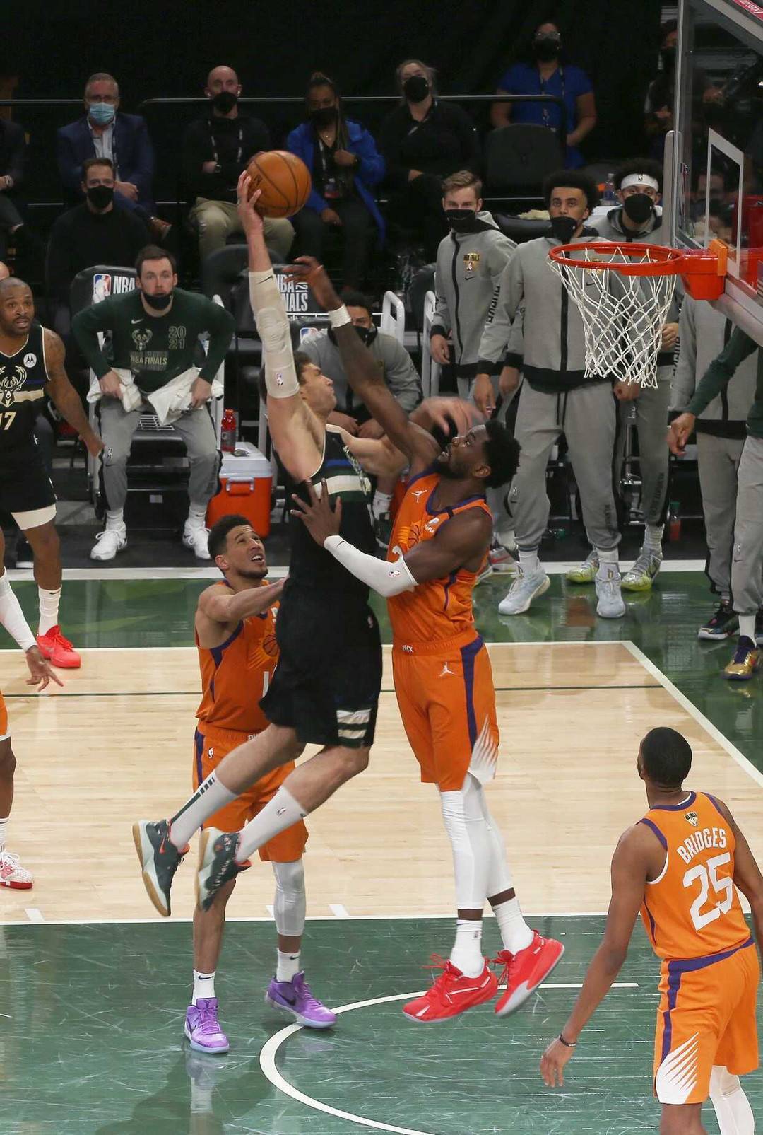 AG视讯app-雄鹿队击败热火队晋级东部决赛