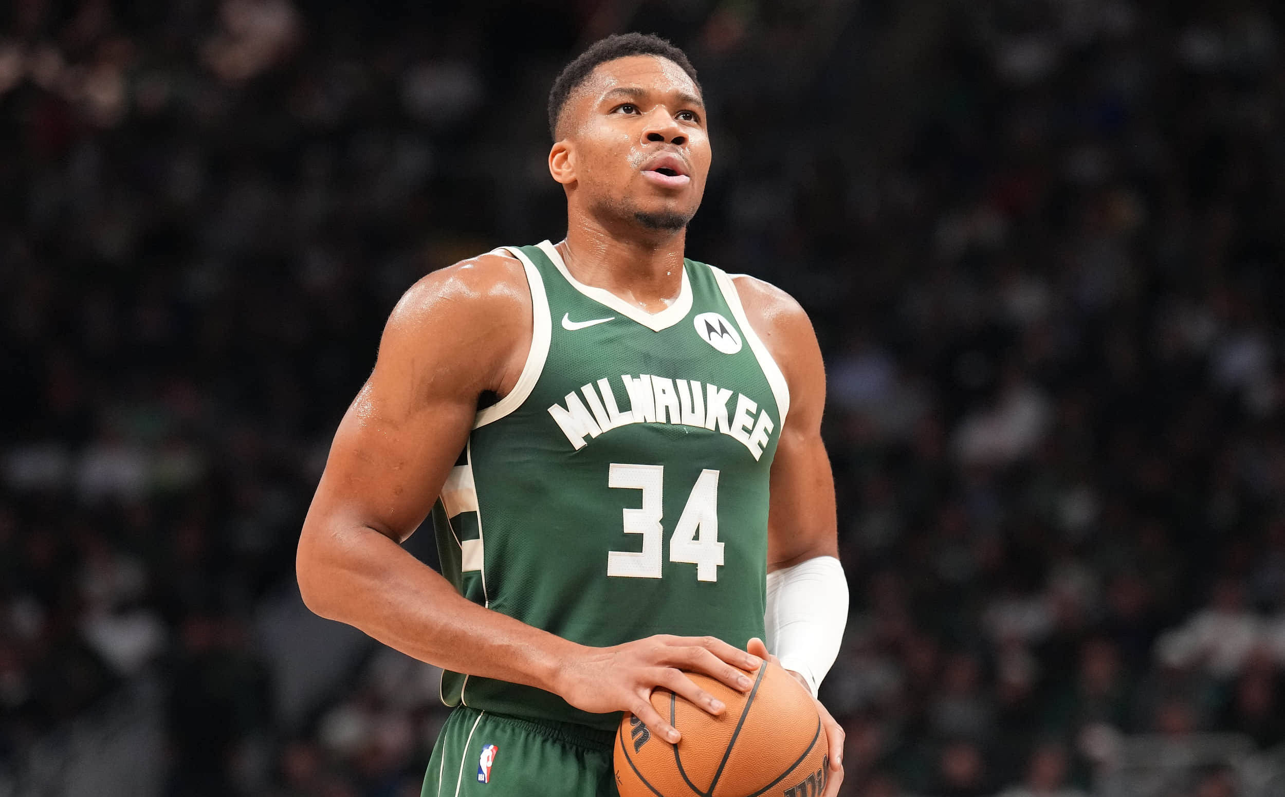 雄鹿连胜维持不败纪录 雄鹿连胜维持不败纪录