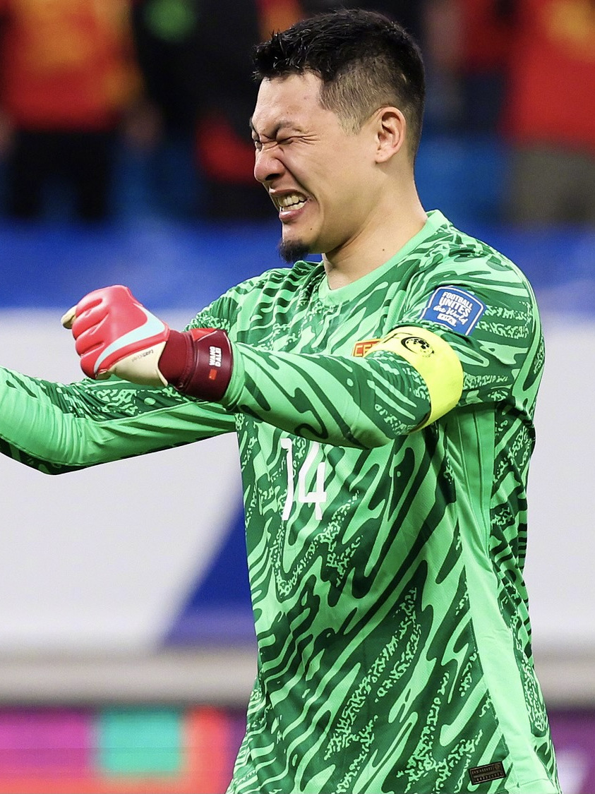 门将神勇扑救，助球队守住胜局