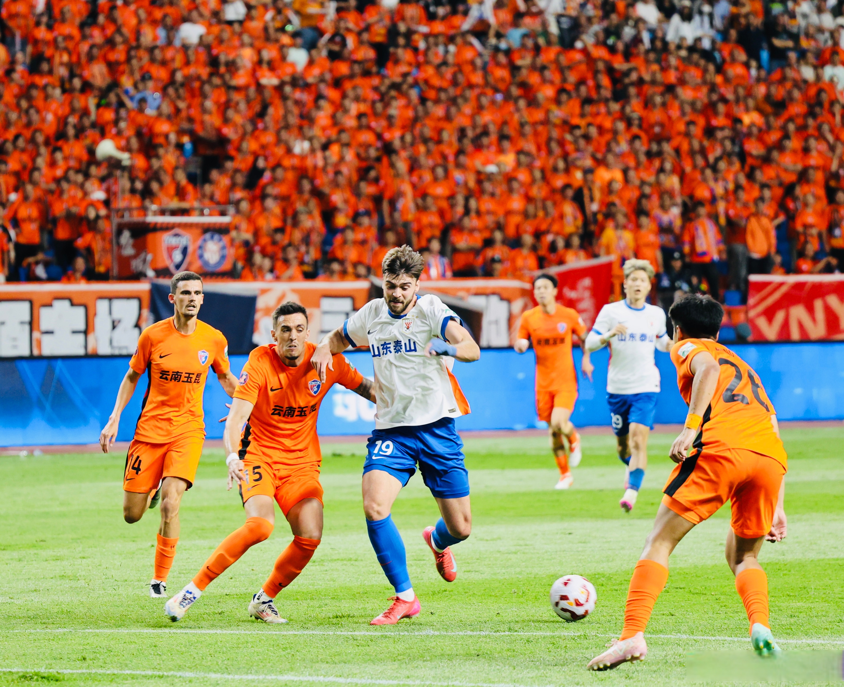 伯明翰城主场-逆转西布朗综合，完美结束比赛