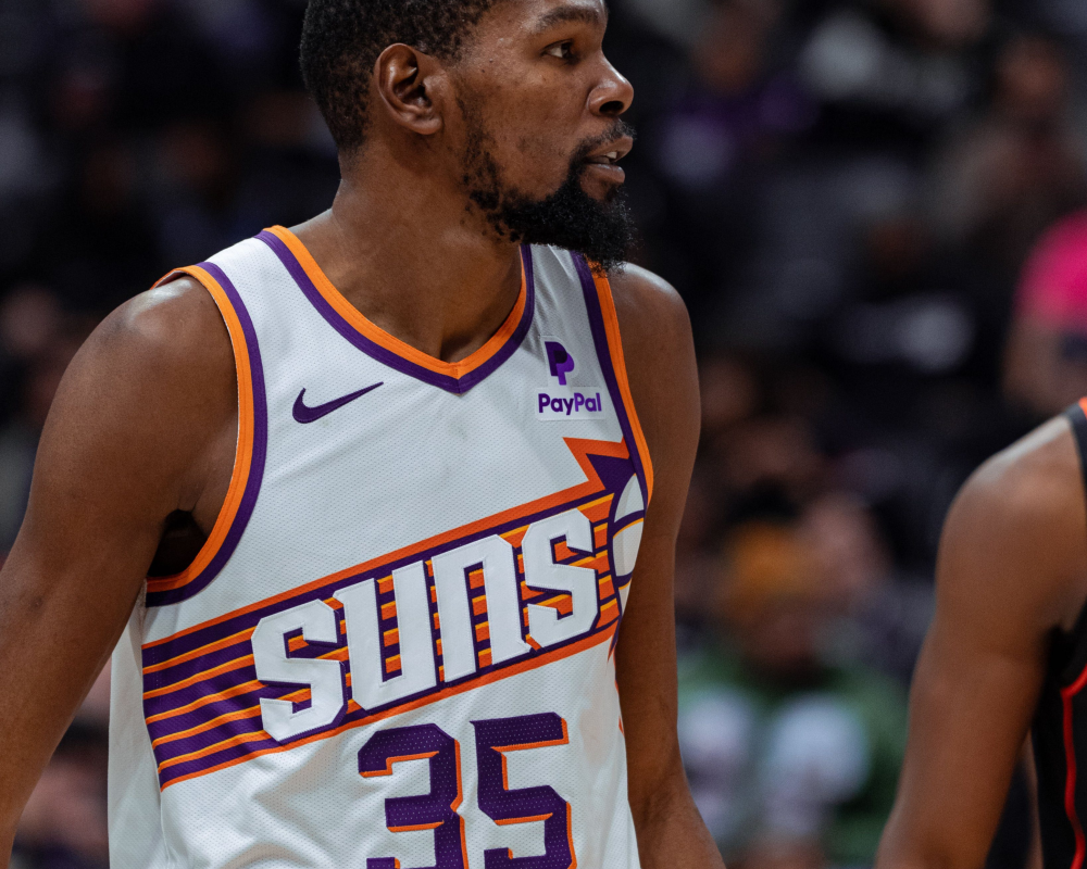 关键进球锁定胜局，晋级决赛统领军心