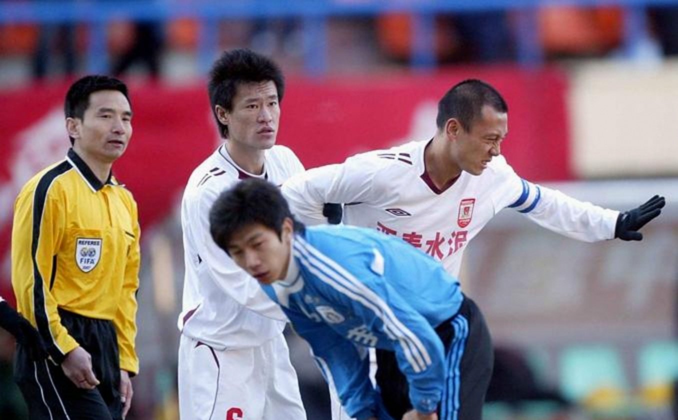 AG百家乐官方网站-热门球队备战迎战激烈比赛，士气高昂