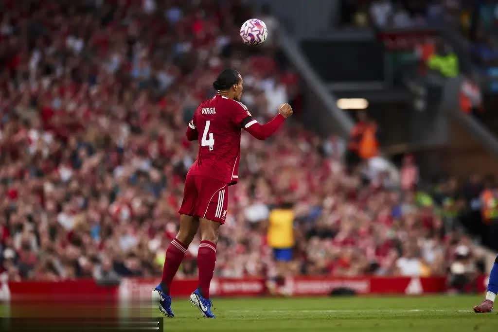 那不勒斯轻取拜仁，费兰·托雷斯送出助攻的简单介绍