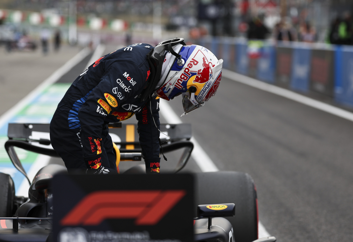 包含红牛车队险胜雷诺车队，周冠宇高光表现的词条