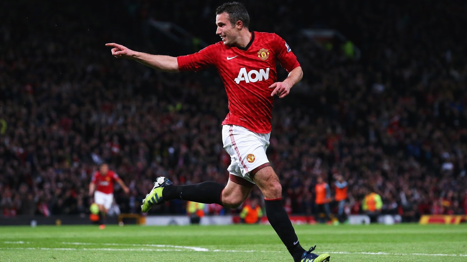 冷月如刀，球场如诗，逆转的狂想与统治的禅意